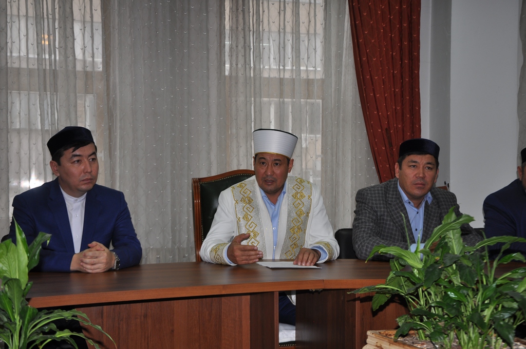 Бас мүфти діни басқармаға латын әліпбиіне көшуді тапсырды