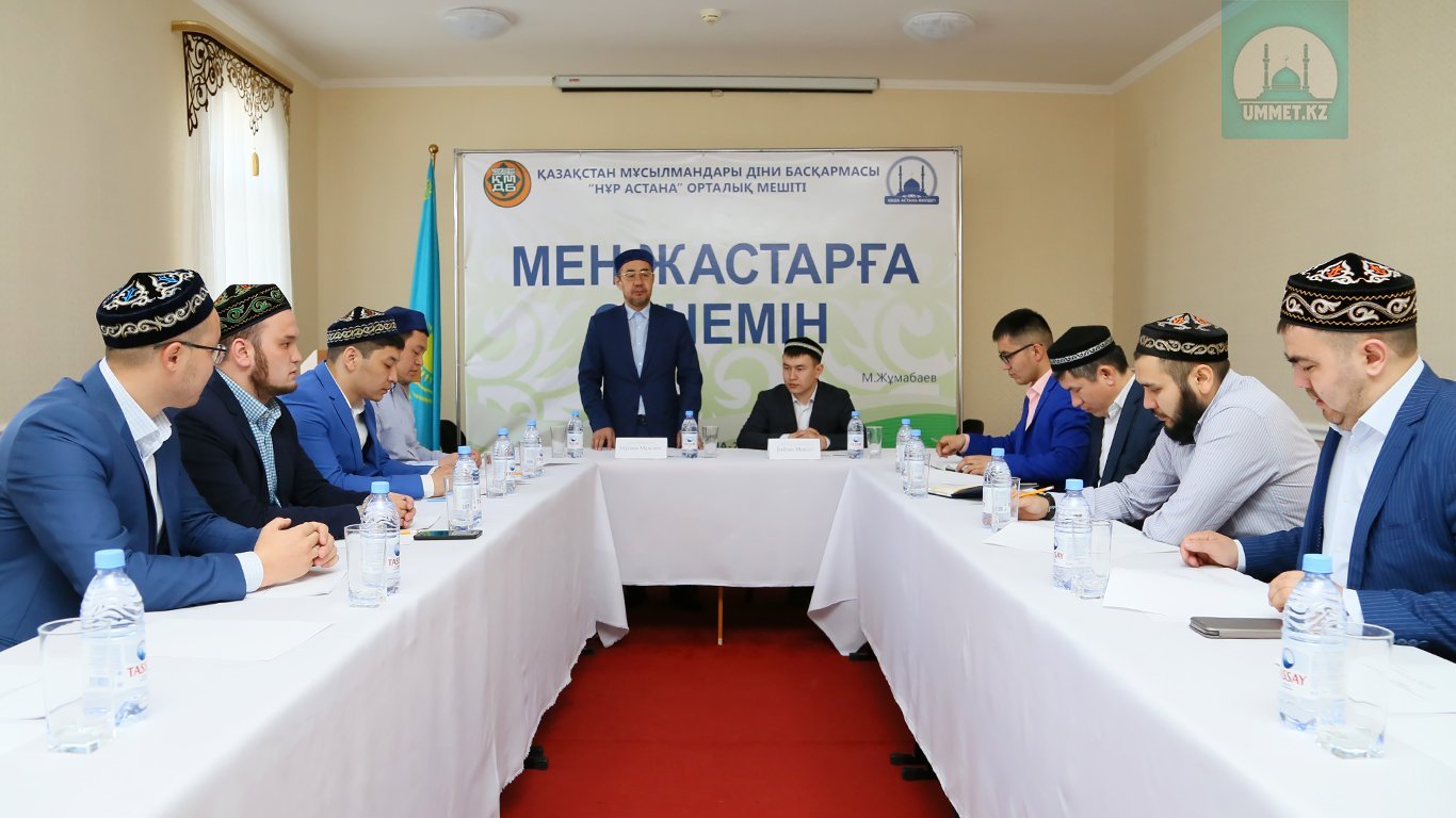 Разработана дорожная карта поддержки молодежи мечети до 2019 года