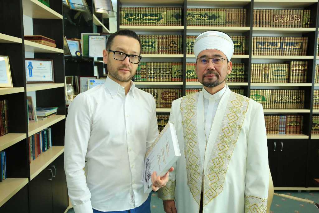 Религиозные деятели обсудили религиозную ситуацию мира (ФОТО)
