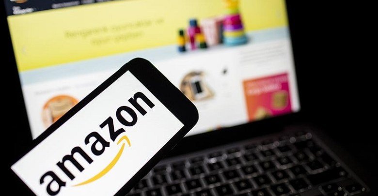Amazon «Алла» сөзі бар төсеніштерді шығарғаны үшін дауға қалды