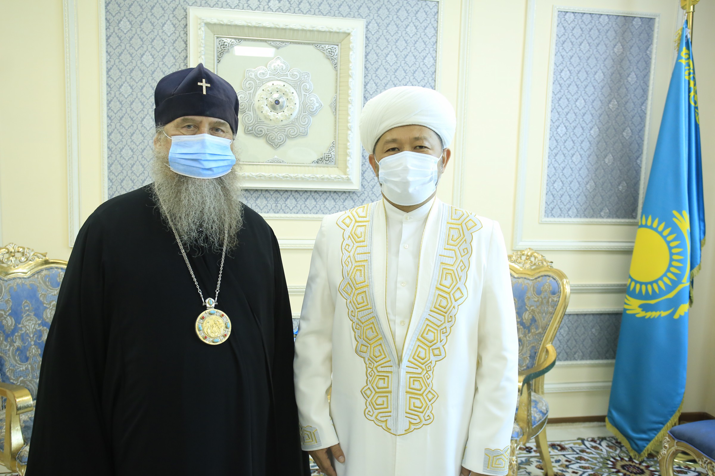 ҚМДБ төрағасы Қазақстан және Астана митрополиті Александрмен сұхбаттасты (ФОТО)