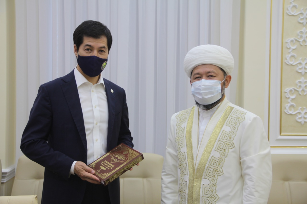 Бас мүфти облыс әкімімен өңірдегі діни ахуалды талқылады