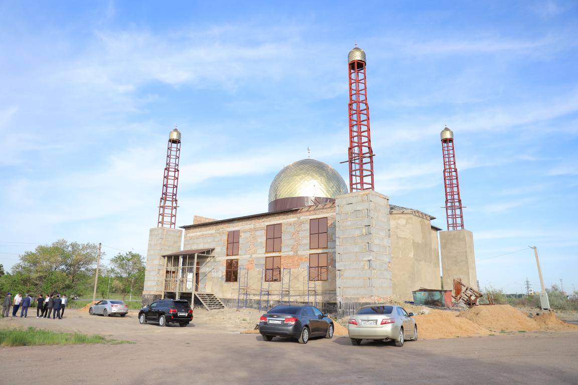 Наурызбай қажы Тағанұлы жаңадан салынып жатқан мешіт құрылысымен танысты
