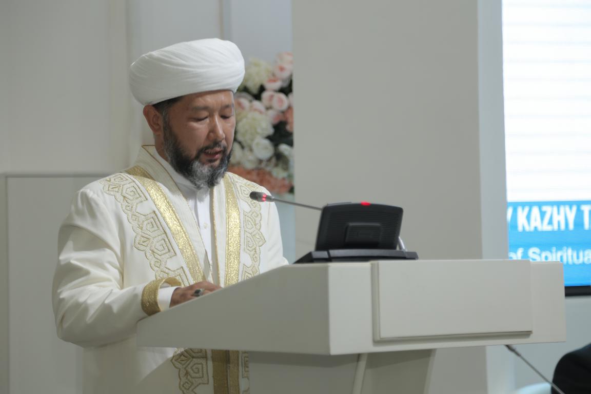 Наурызбай қажы Тағанұлы Елбасы құттықтау хатын оқып берді