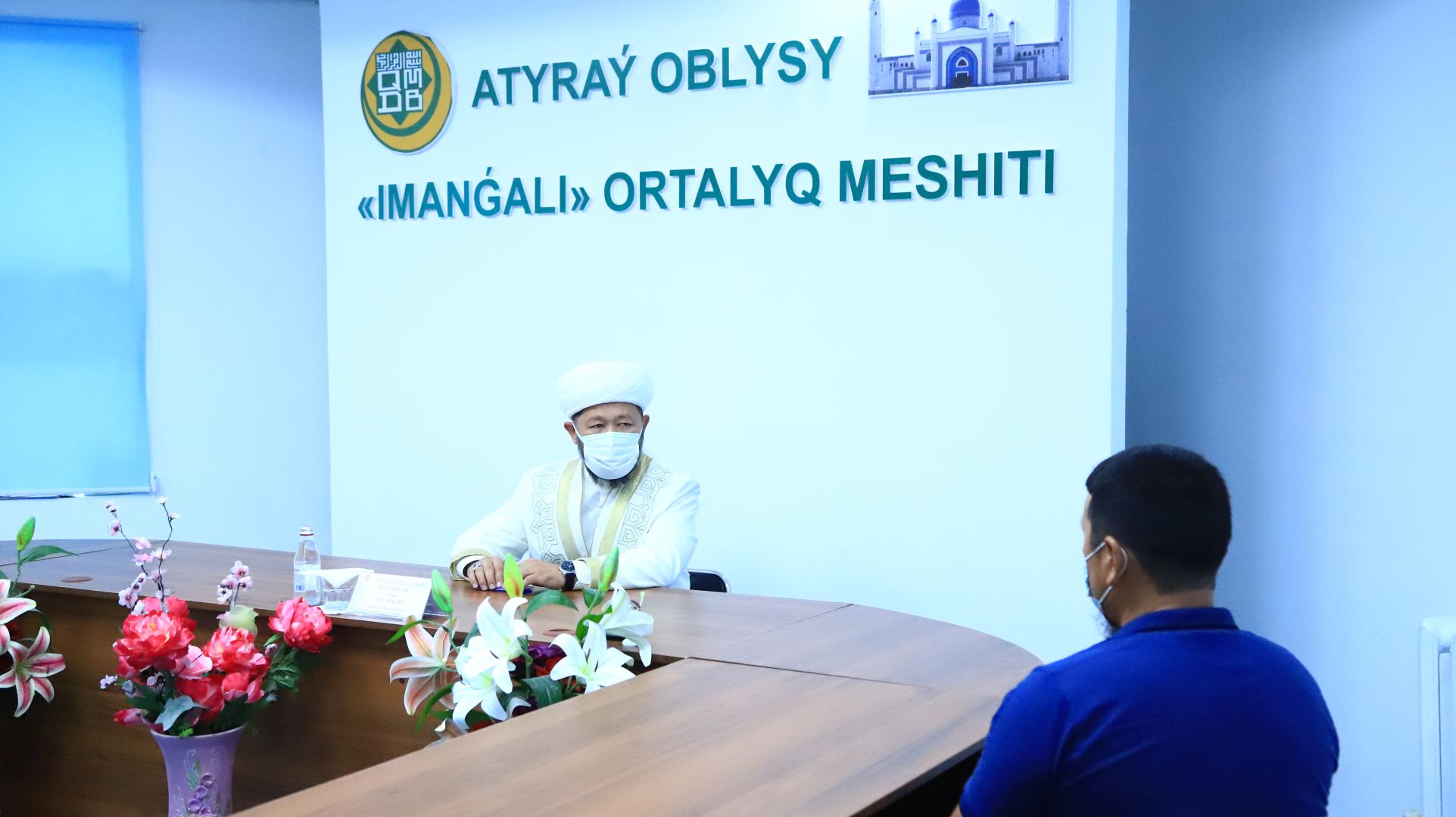 ҚМДБ төрағасы Атырауда жеке азаматтарға түсіндірме жұмысын жүргізді (фото+видео)