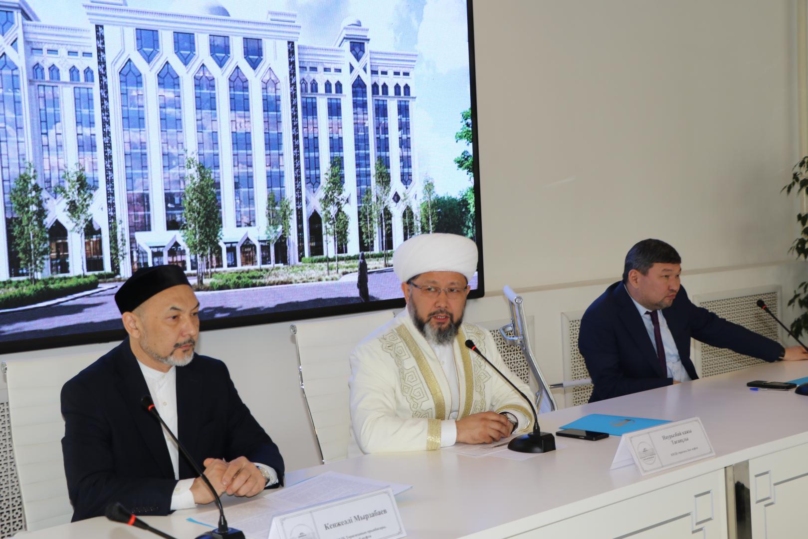 ҚМДБ Төрағасы «Діни экстремизмге қарсы іс-қимыл орталығы» жұмысымен танысты (фото)