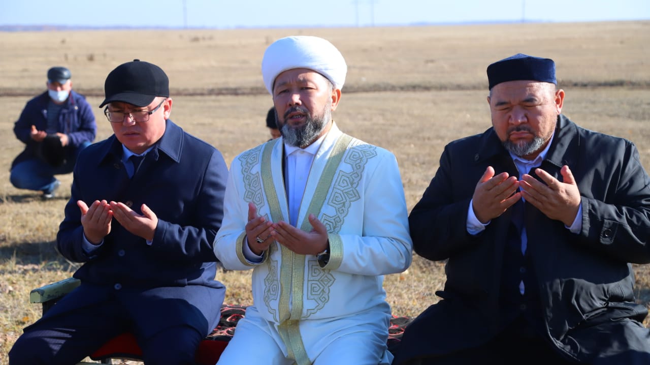 Бас мүфти Мағжан Жұмабаевтың рухына Құран бағыштады (фото)