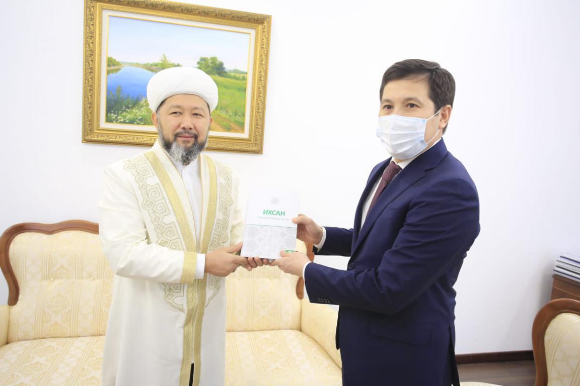 Бас мүфти Павлодар облысы әкімімен кездесті (фото)