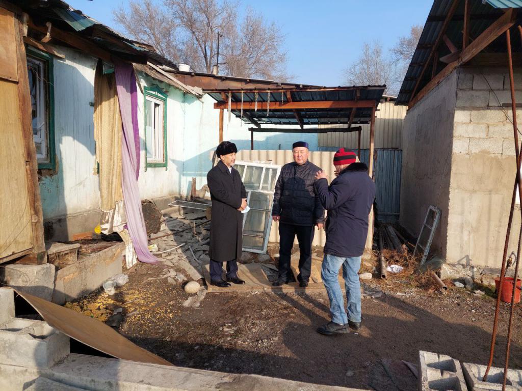 Наиб мүфти баспанасы өртенген тұрғындармен кездесті (фото)