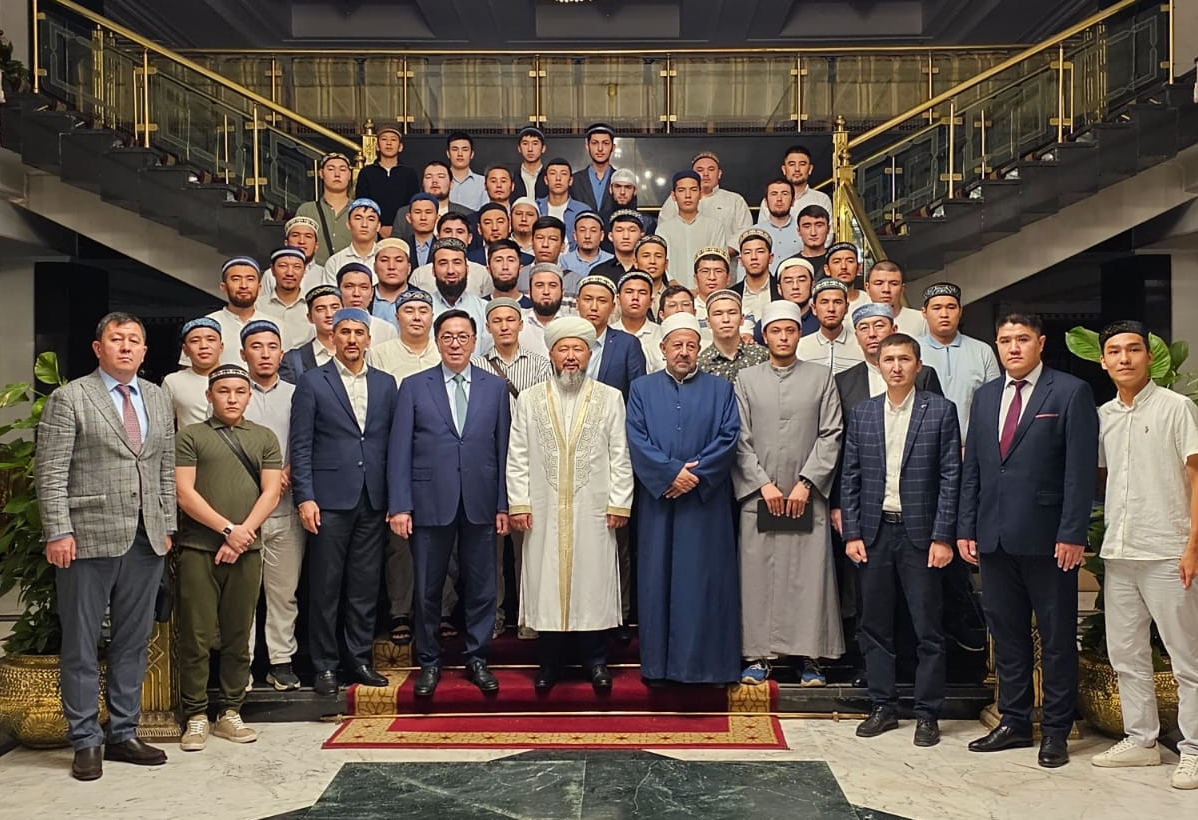 Каирдегі қазақ студенттеріне дастарқан жайылды (фото)
