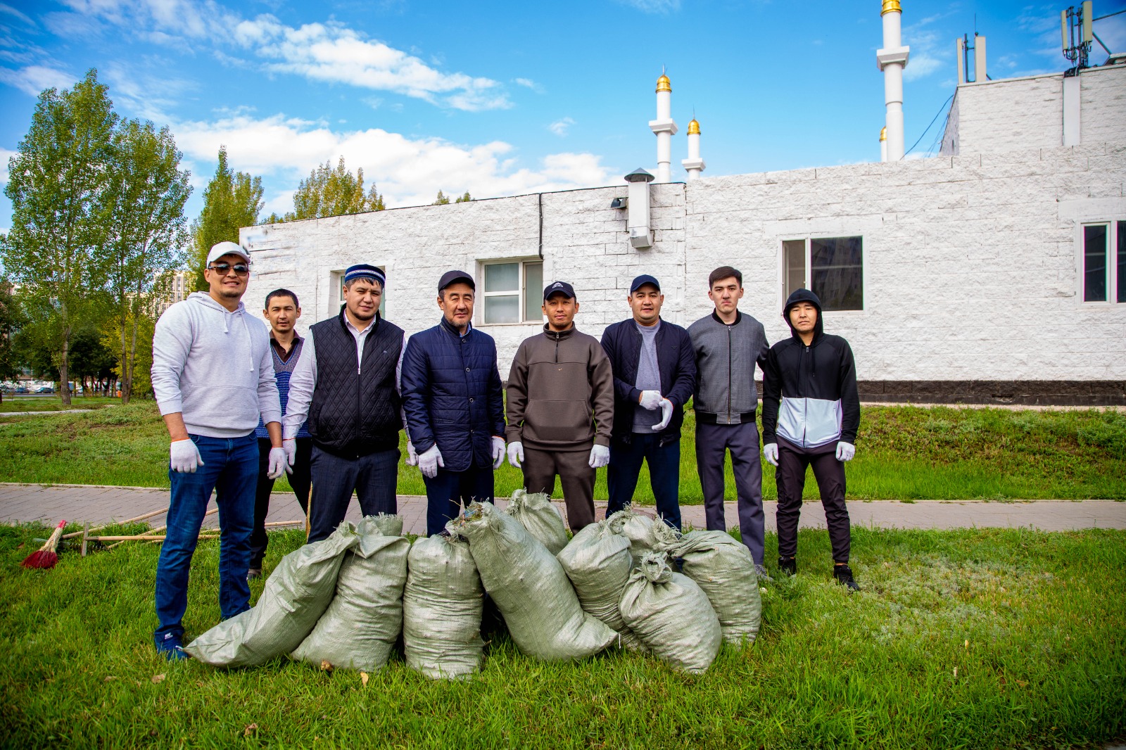 «Әбу Насыр әл-Фараби» мешіті: Жалпықалалық сенбілікке атсалысты (фото)