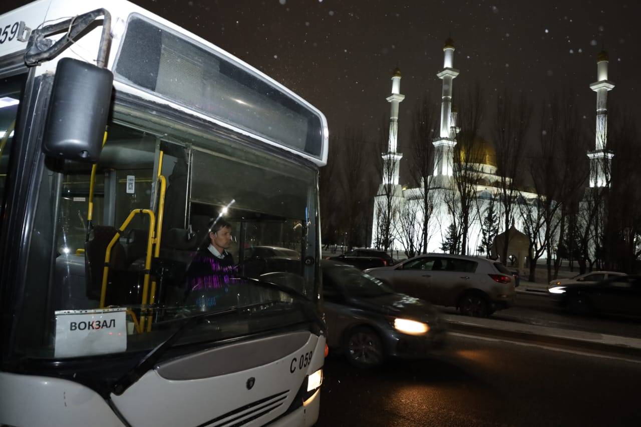 «Әл-Фараби»: Тарауыққа келген тұрғындарға арнайы автобус қызмет көрсетеді (фото)