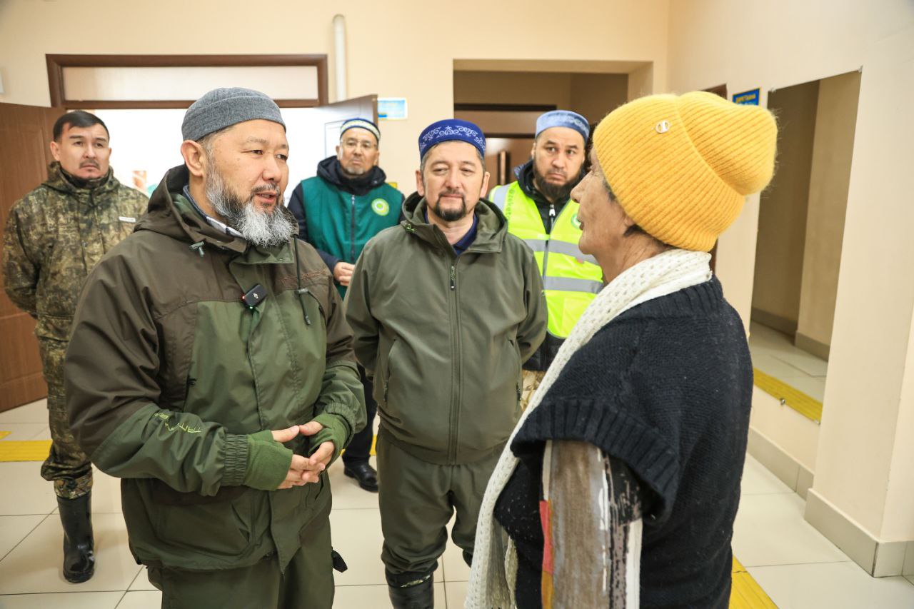 ҚМДБ Төрағасы тасқын судан зардап шеккен тұрғындарға насихат айтты (фото)