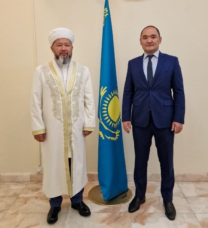 ҚМДБ Төрағасы бас консулмен кездесті (фото)