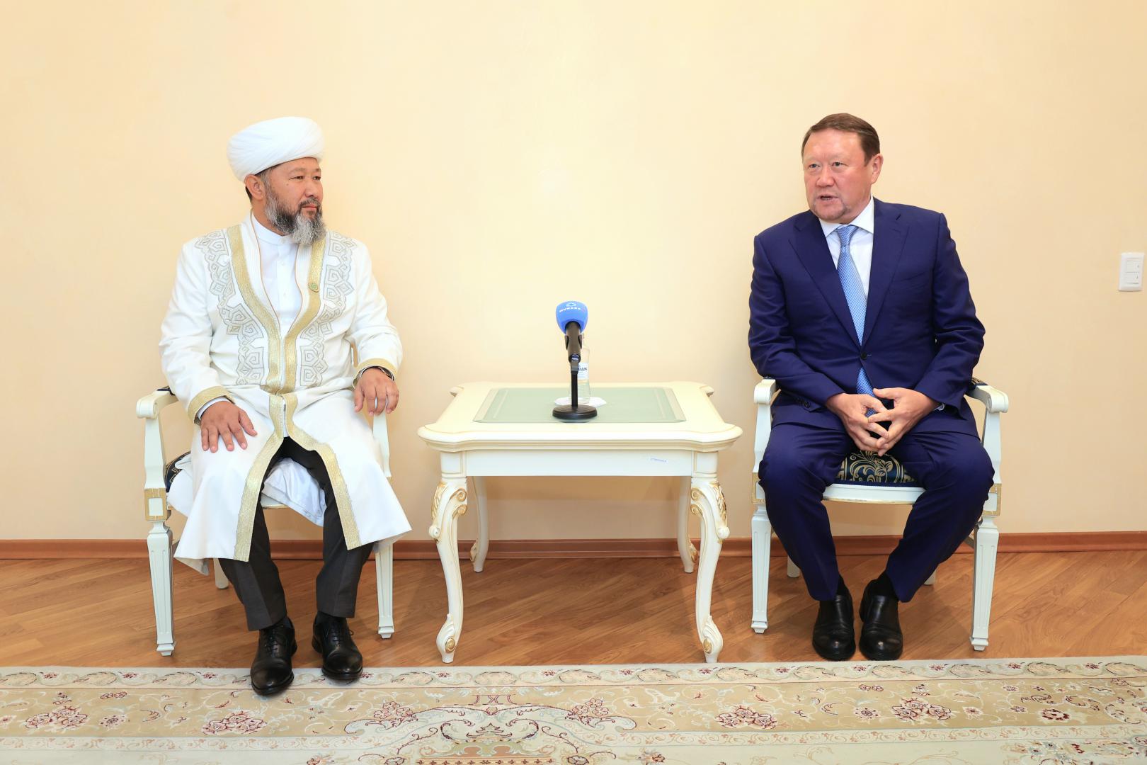 Бас мүфти Қостанай облысының әкімімен кездесті (фото)