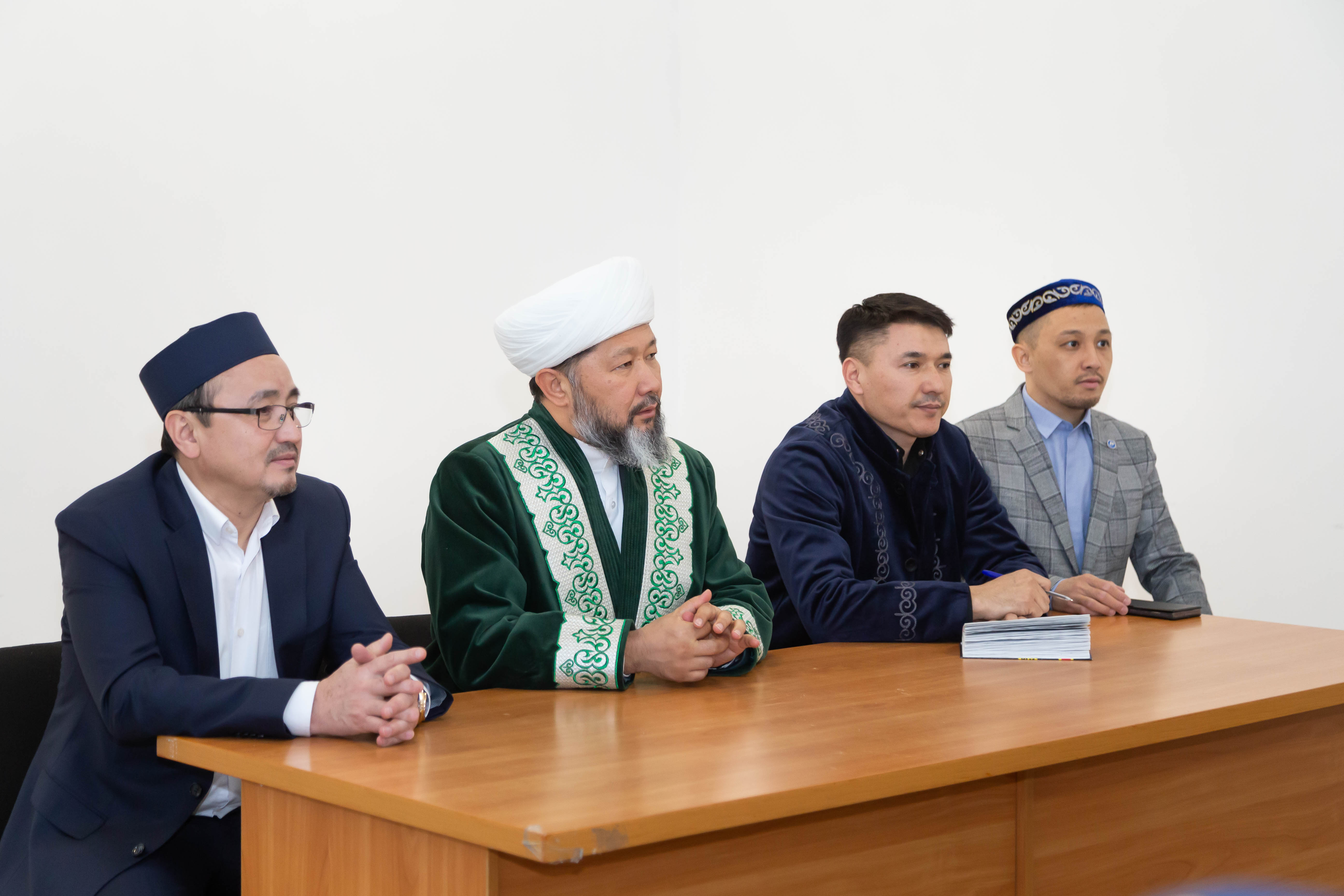 Бас мүфти Сығанақи институтына барды (фото)
