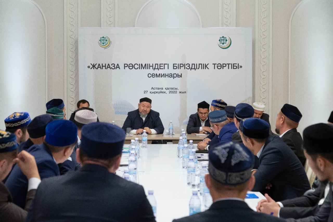 «QAMQOR-SHARAPAT» орталығының алғашқы семинары өтті (фото)