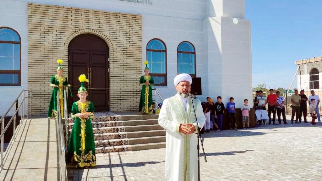 Бас мүфти жаңа мешіттің ашылуына қатысты (фото)