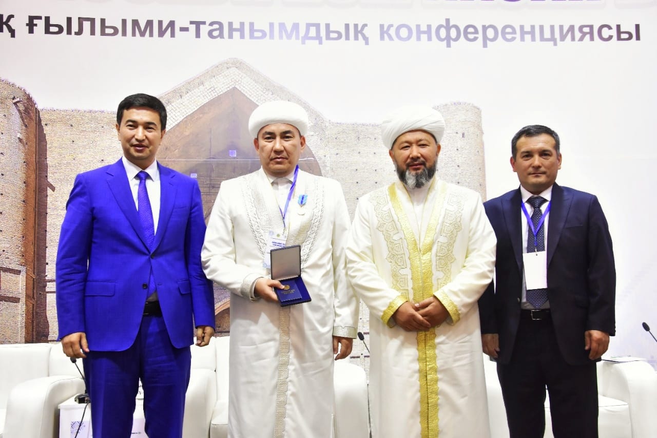 Бас имам «Ерен еңбегі үшін» медалімен марапатталды (фото)