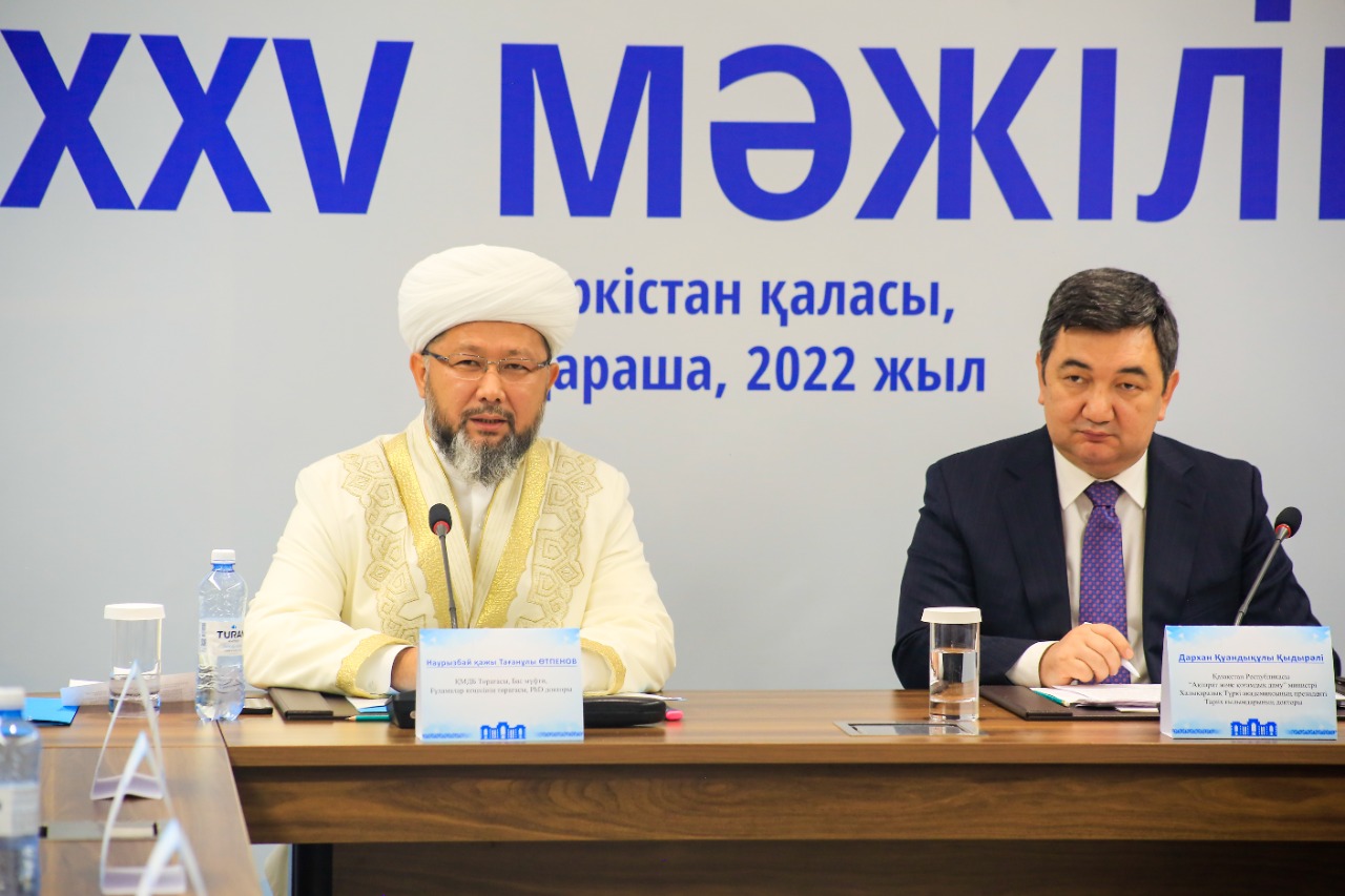 Министр Ғұламалар кеңесінің кезекті мәжілісіне қатысты (фото)