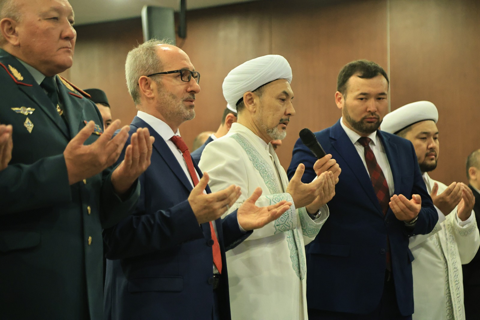 Түркия елшілігінде құрбандардың рухына Құран бағышталды (фото)