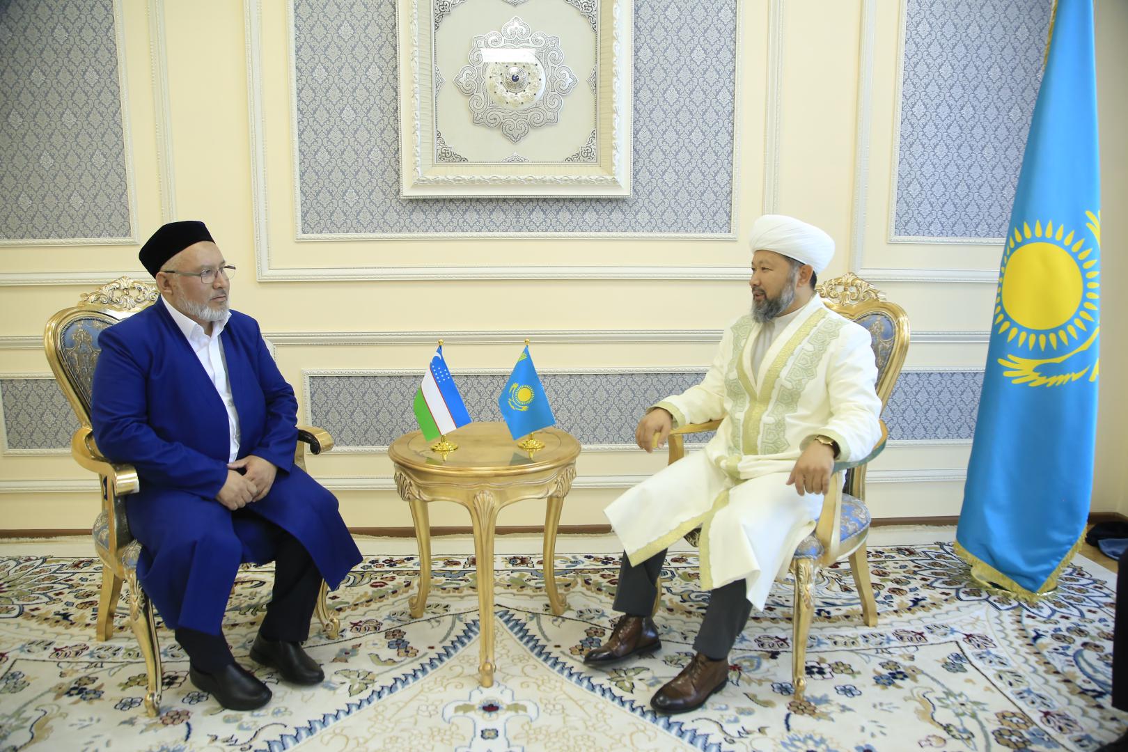 ҚМДБ Төрағасы Өзбекстаннан келген наиб мүфтиді қабылдады (фото)