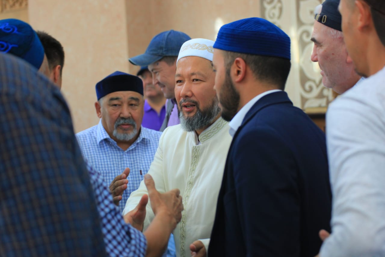 «Әл-Фараби»: Бас мүфти жамағатпен жүздесті (фото)