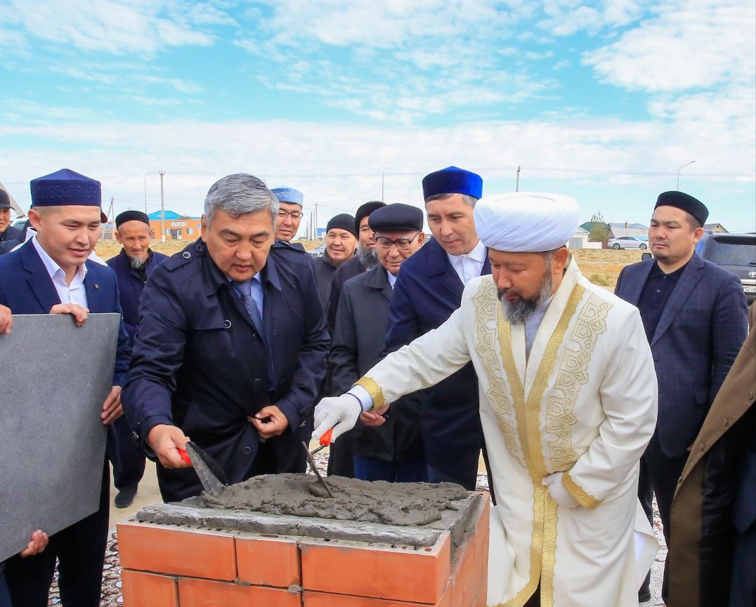 ҚМДБ Төрағасы Арал қалалық мешітінің іргетасын қалады (фото)