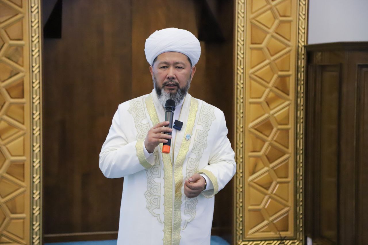 Бас мүфти Түркістанда мешіт жамағатына насихат айтты (фото)