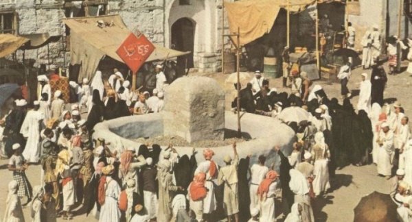 Моменты паломничества мусульман в далеком 1953 году (ФОТО).