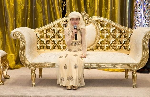 Жеті жасар ағылшын қызы хафиз атанды