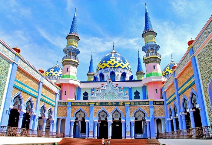 Әлемнің 10 ерекше түсті мешіті (ФОТО)