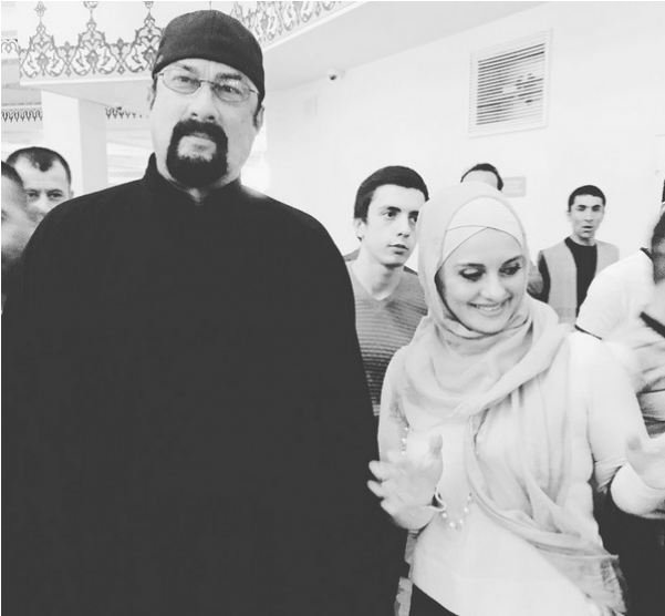 Стивен Сигал посетил Соборную мечеть в Москве