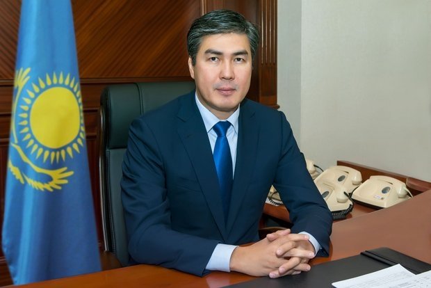 Елорда әкімі ҚР Тұңғыш Президенті күнімен құттықтады