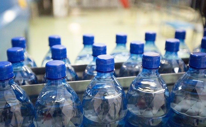 В Газе христиане раздают бутылки с водой для ифтара