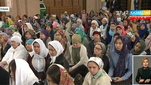 Астана қаласының 11-сынып оқушылары мешітке жиналды