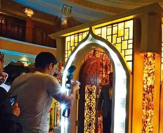 Янтарь тастарынан жасалған мешіт