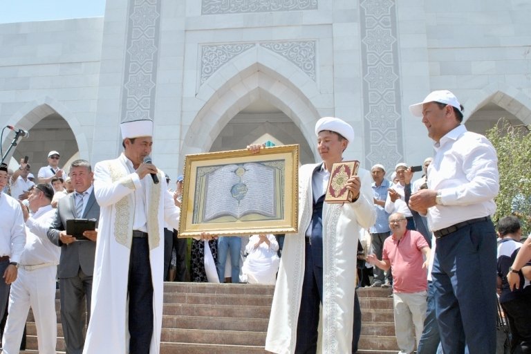 Верховный муфти присутствовал на открытии мечети (ФОТО)