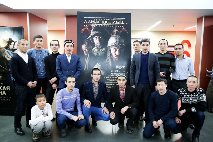 Студенты медресе посетили премьеру исторического фильма (ФОТО)