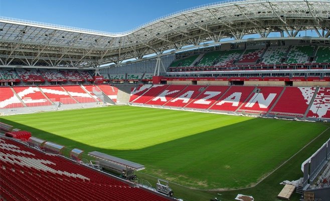На газоне Kazan-Arena прочитают коллективный намаз