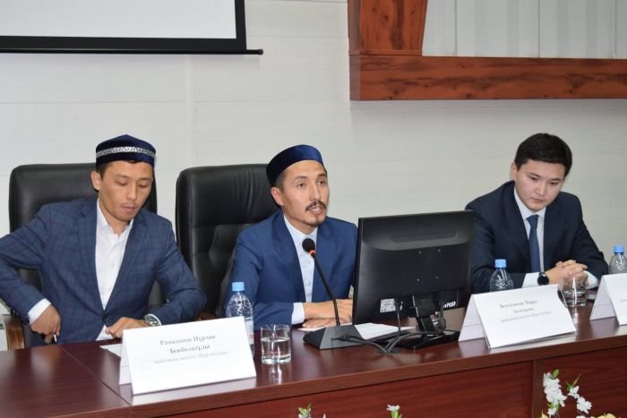 Студенттер жат ағым жайына қанықты (ФОТО)