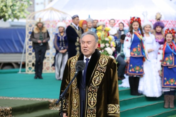 Президент поздравил казахстанцев с праздником Наурыз